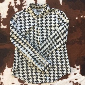 Simple chic button down top